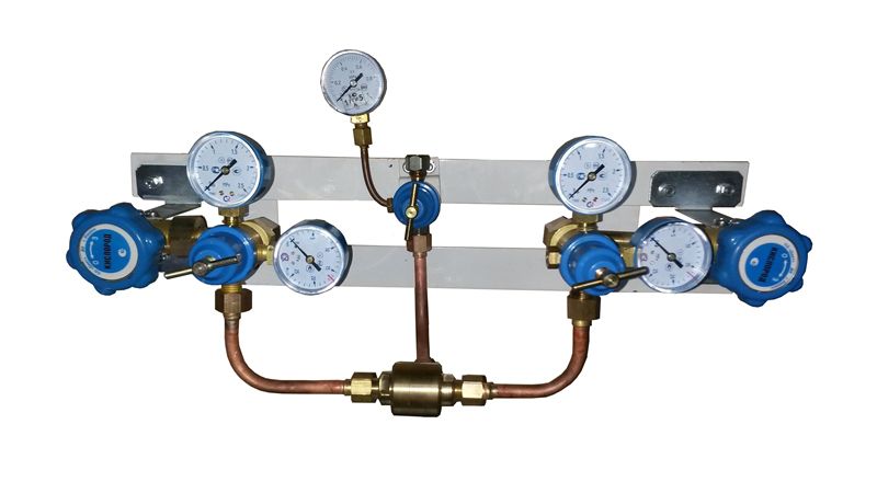 Щит автопереключения газовых рамп с сетевым редуктором (кислород)