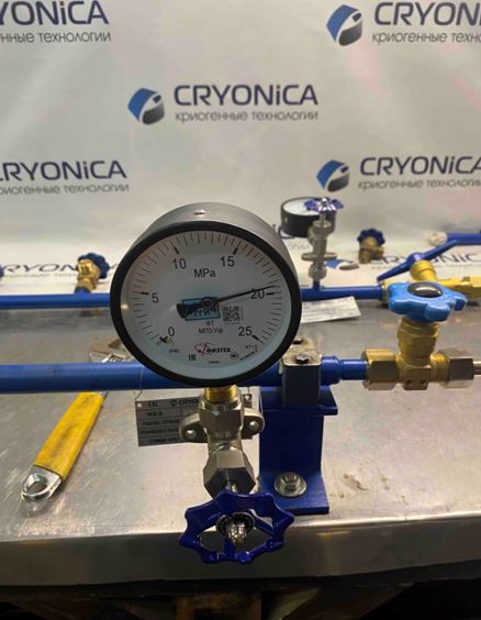 Manometricheskiy ventil', manometr, ventil' rampovyy Zapornyye klapany po monoblokam