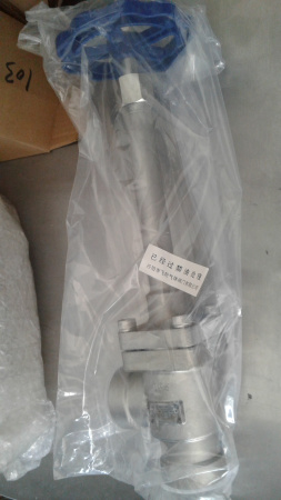 Запорный клапан криогенный угловой типа DJZ-40A PN40 с длинным штоком